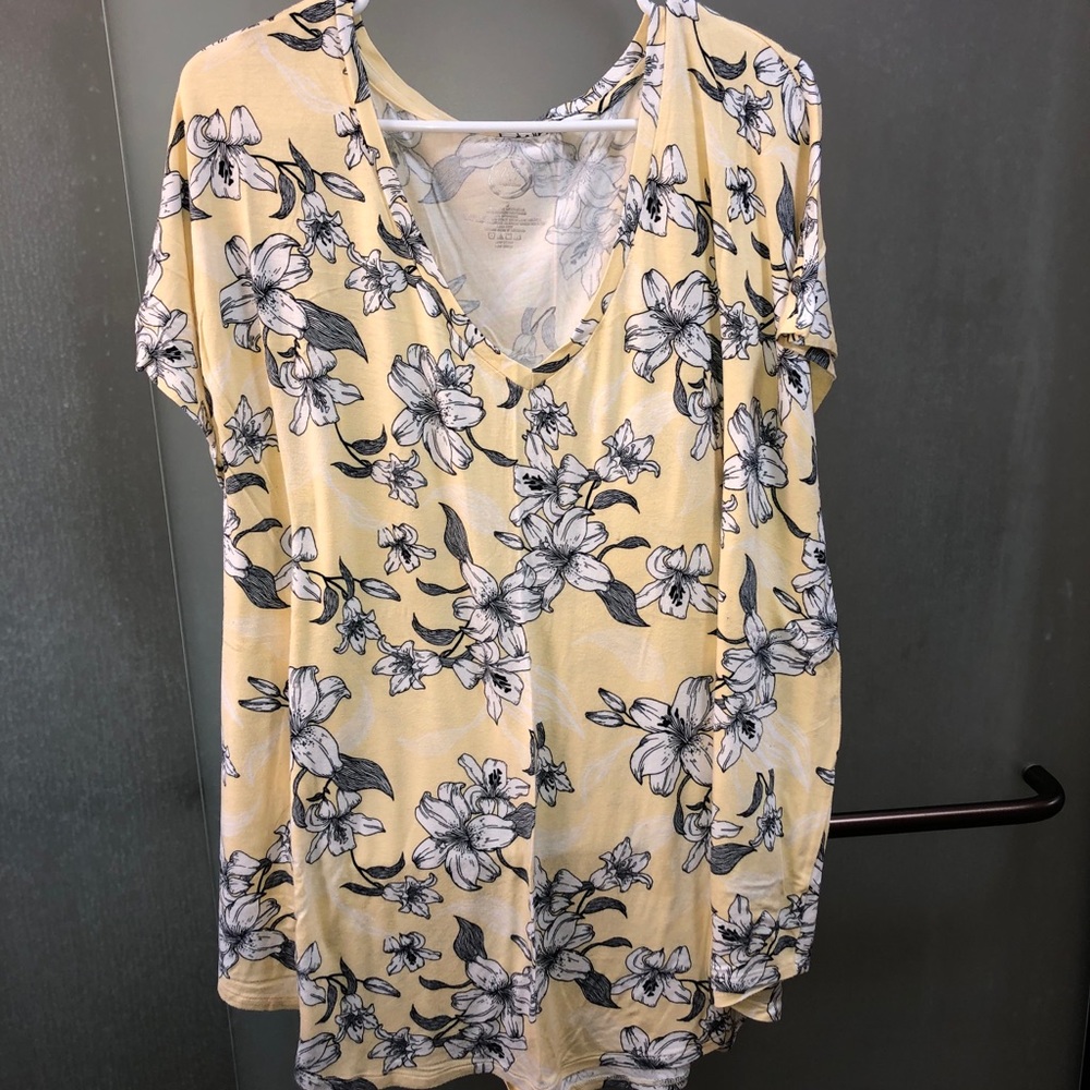 Maurices plus size 3 24/7 tee